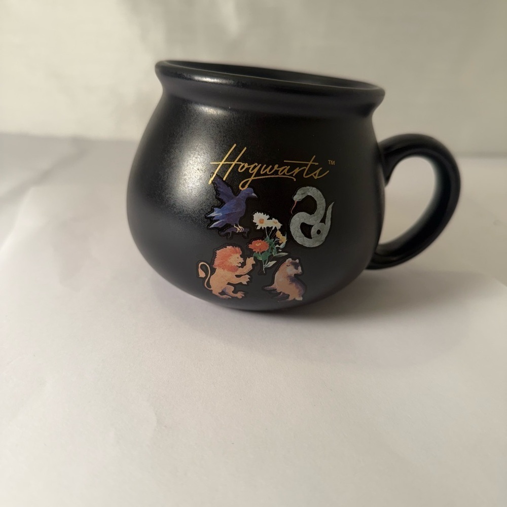 Harry Potter Hogwarts Stoneware Cauldron Shaped Mug.